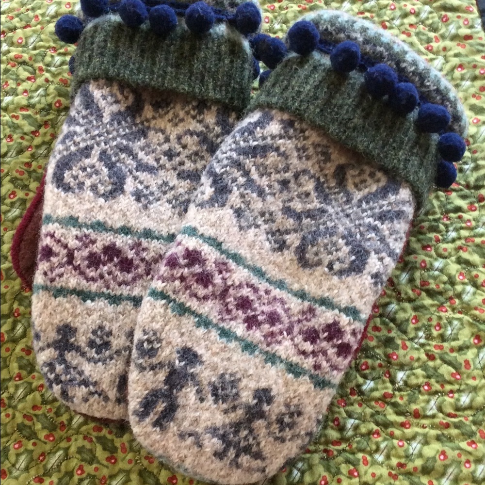 Ladies hand crafted wool mittens